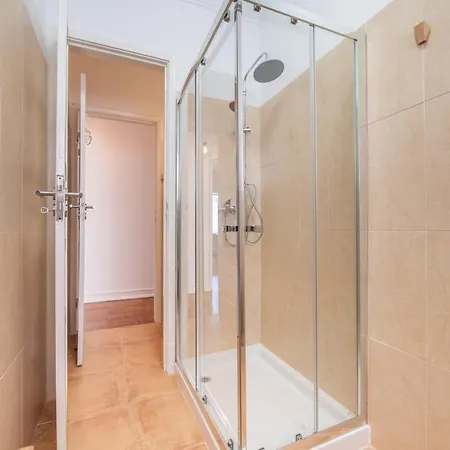 Meet Areeiro Apartmán *